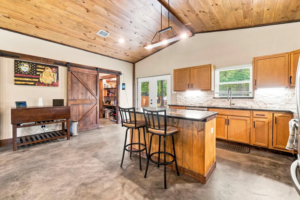 1383 Tram Road Livingston, TX 77351