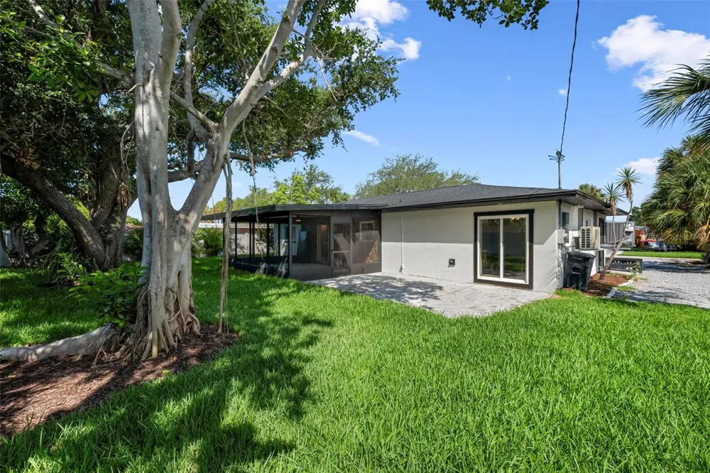 406 88TH AVENUE St Pete Beach, FL 33706