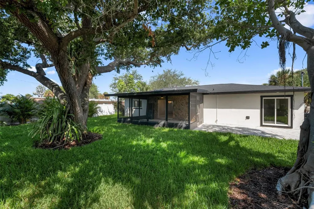 406 88TH AVENUE St Pete Beach, FL 33706