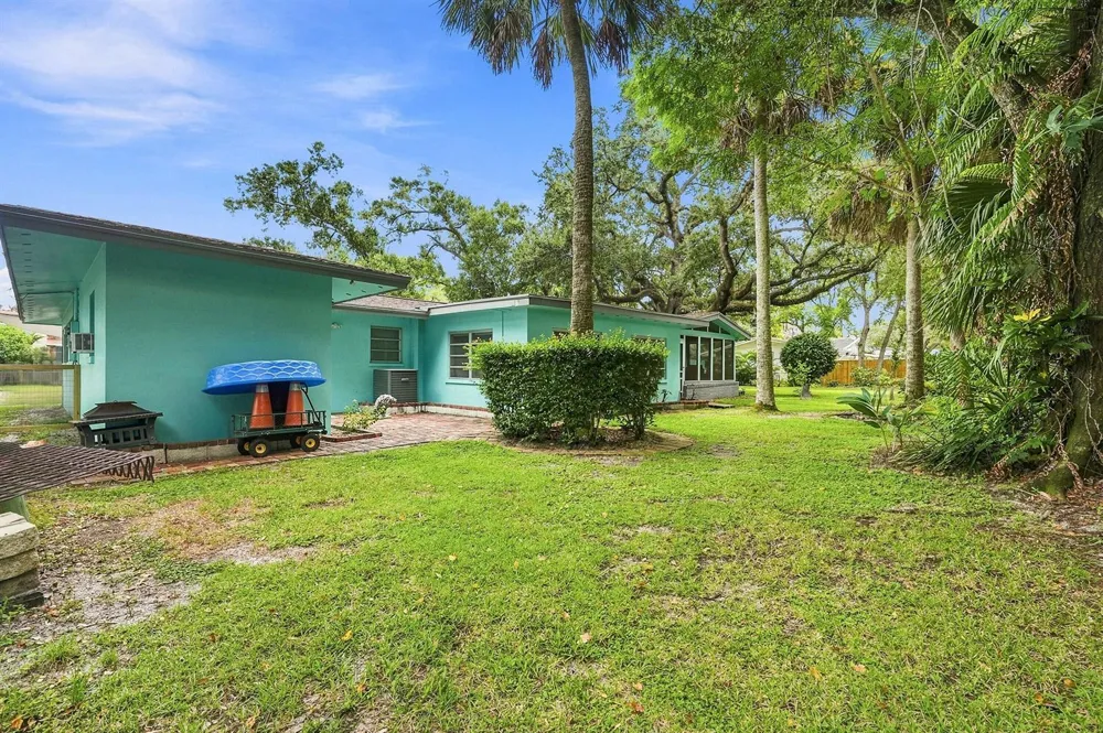 1111 TRINIDAD AVENUE Fort Pierce, FL 34982
