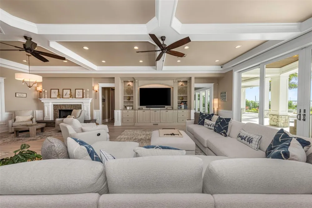 1744 SANTA BARBARA DRIVE Dunedin, FL 34698