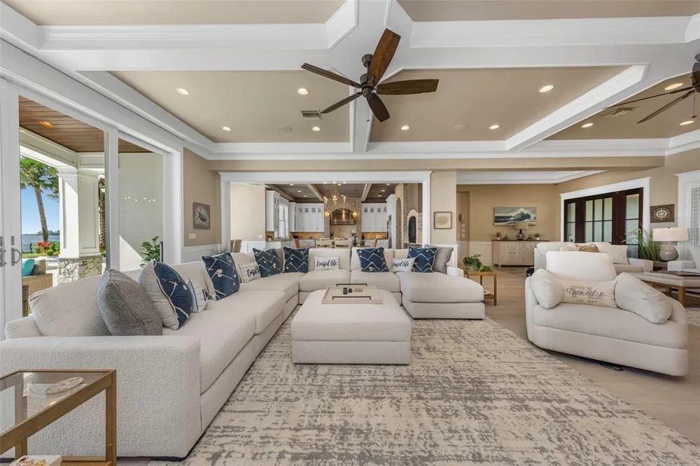 1744 SANTA BARBARA DRIVE Dunedin, FL 34698