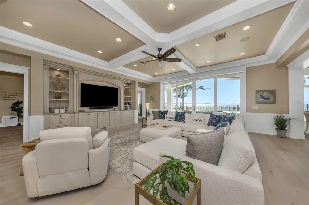 1744 SANTA BARBARA DRIVE Dunedin, FL 34698