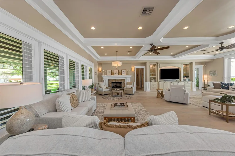 1744 SANTA BARBARA DRIVE Dunedin, FL 34698