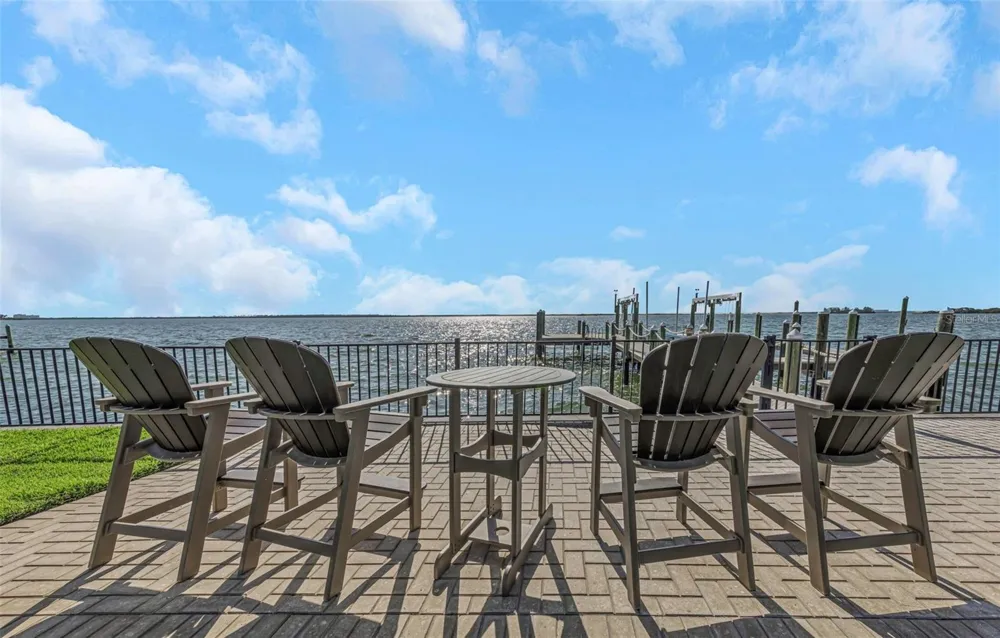 1744 SANTA BARBARA DRIVE Dunedin, FL 34698