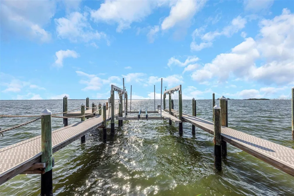 1744 SANTA BARBARA DRIVE Dunedin, FL 34698