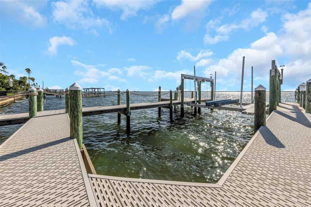 1744 SANTA BARBARA DRIVE Dunedin, FL 34698