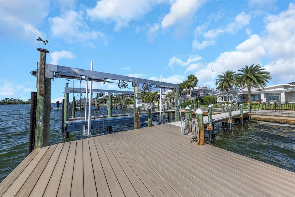 1744 SANTA BARBARA DRIVE Dunedin, FL 34698
