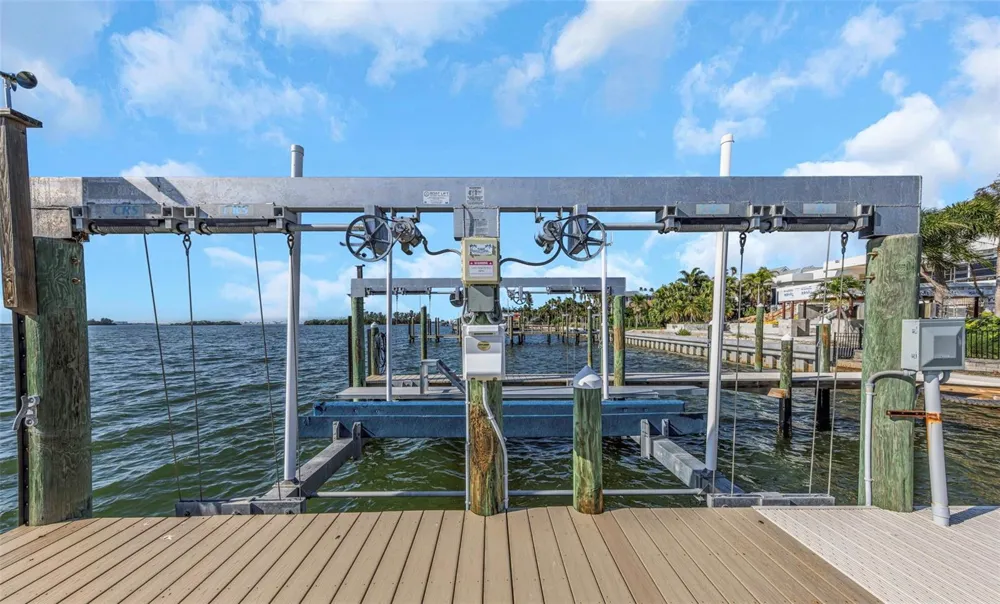 1744 SANTA BARBARA DRIVE Dunedin, FL 34698
