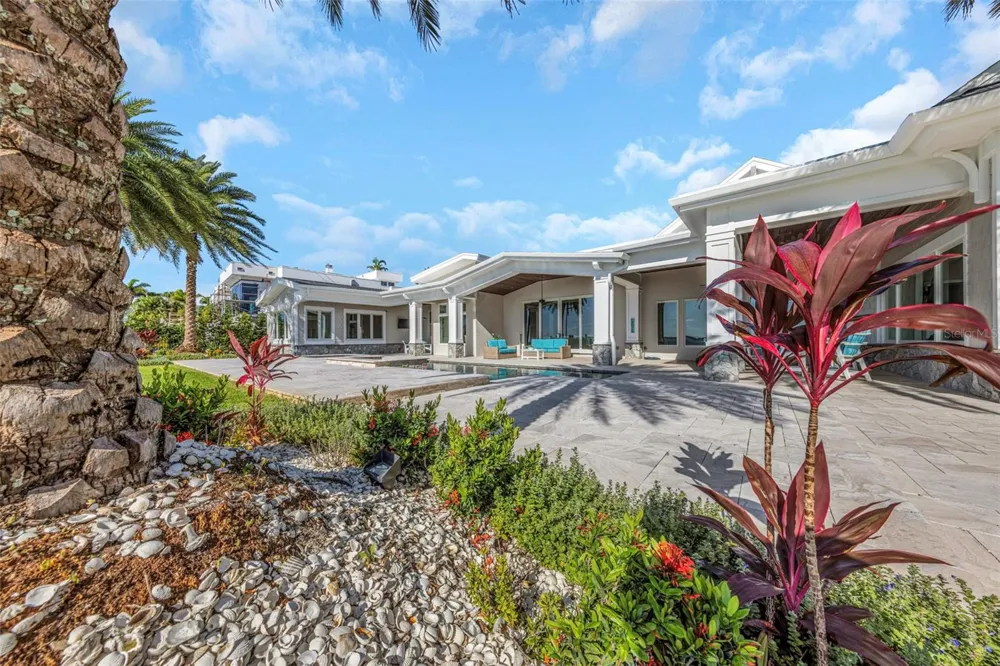 1744 SANTA BARBARA DRIVE Dunedin, FL 34698