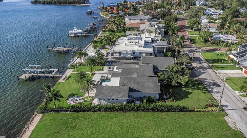 1744 SANTA BARBARA DRIVE Dunedin, FL 34698