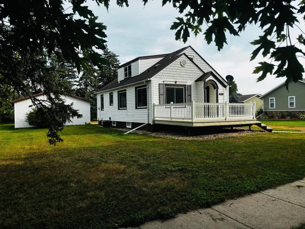 617 3rd Avenue Brewster, MN 56119