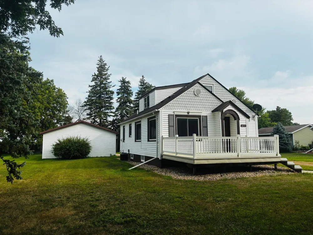 617 3rd Avenue Brewster, MN 56119