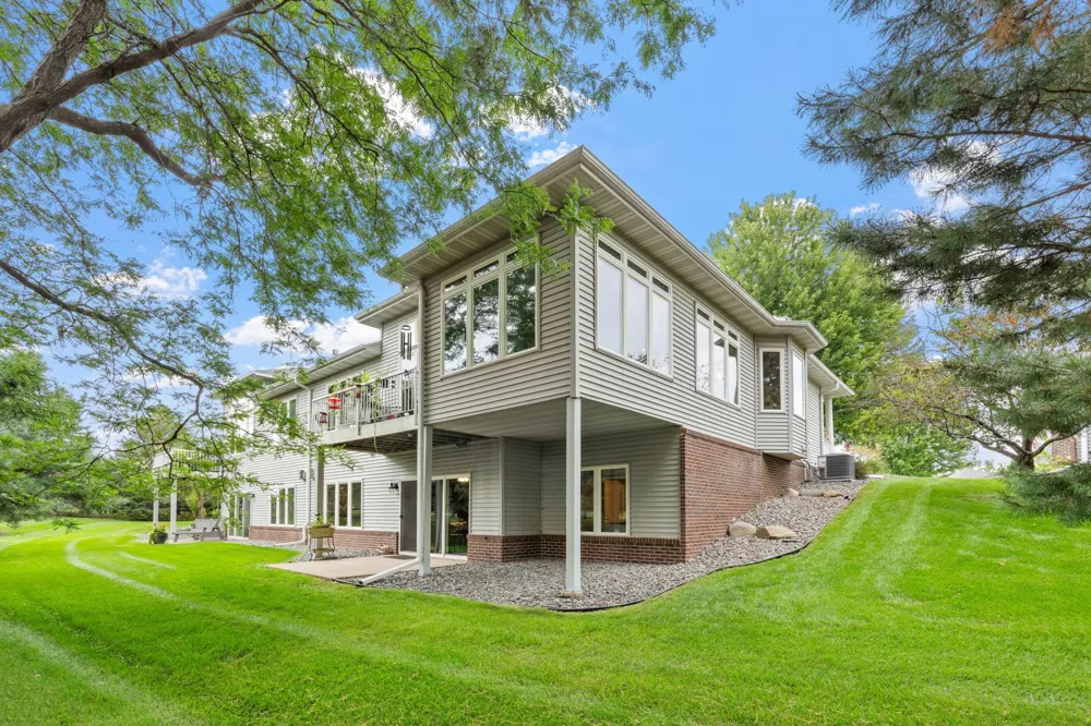 15135 Crestview Circle Rosemount, MN 55068