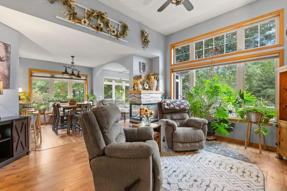 15135 Crestview Circle Rosemount, MN 55068