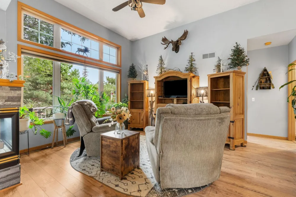 15135 Crestview Circle Rosemount, MN 55068