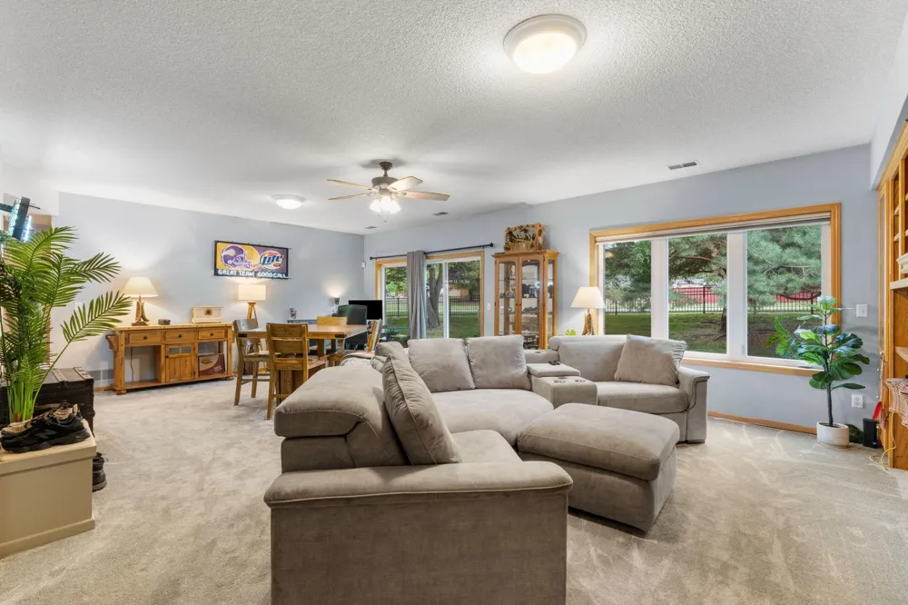 15135 Crestview Circle Rosemount, MN 55068