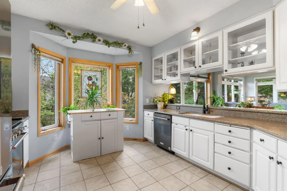 15135 Crestview Circle Rosemount, MN 55068