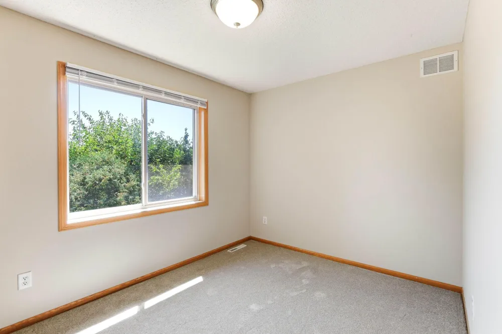 1676 Philipp Way Shakopee, MN 55379