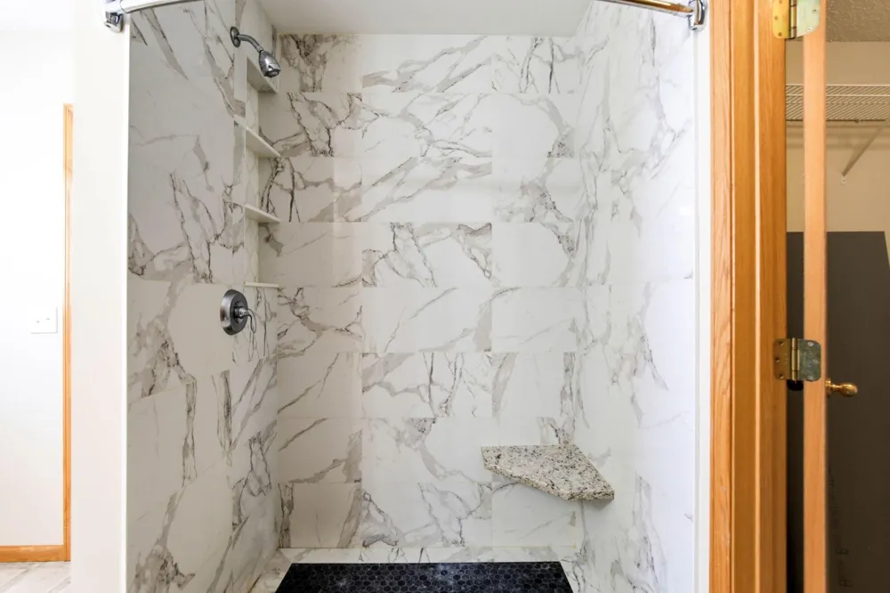1676 Philipp Way Shakopee, MN 55379