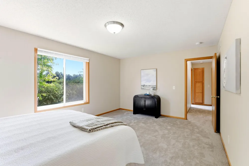 1676 Philipp Way Shakopee, MN 55379
