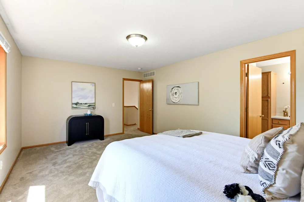 1676 Philipp Way Shakopee, MN 55379