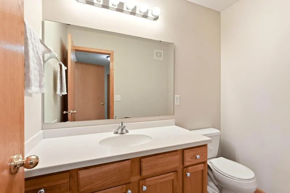 1676 Philipp Way Shakopee, MN 55379