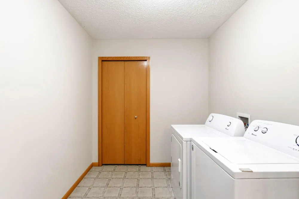 1676 Philipp Way Shakopee, MN 55379