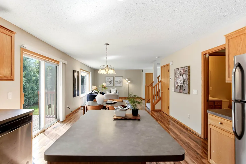 1676 Philipp Way Shakopee, MN 55379