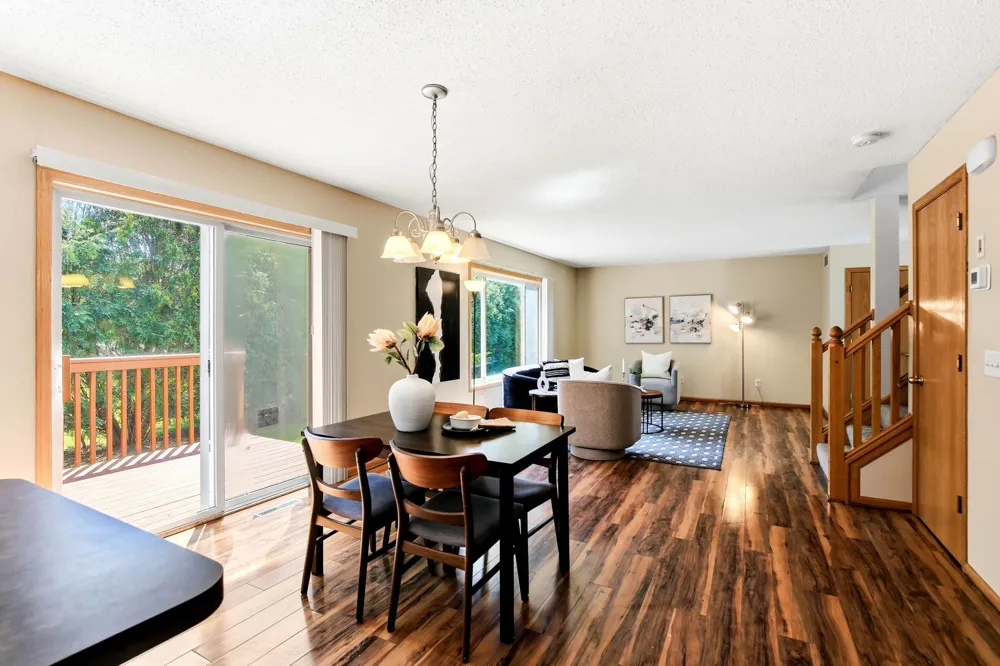 1676 Philipp Way Shakopee, MN 55379