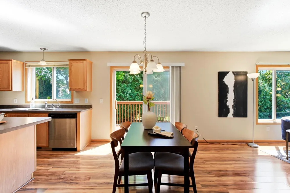 1676 Philipp Way Shakopee, MN 55379