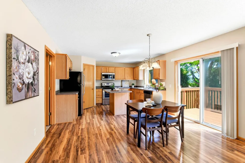 1676 Philipp Way Shakopee, MN 55379