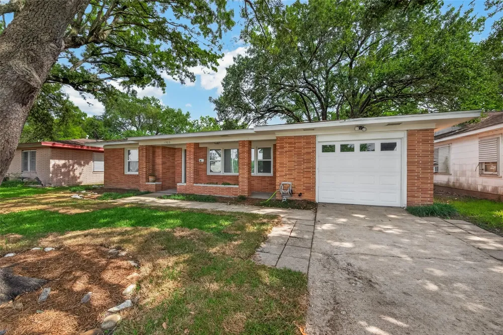 1905 5th Avenue Texas City, TX 77590