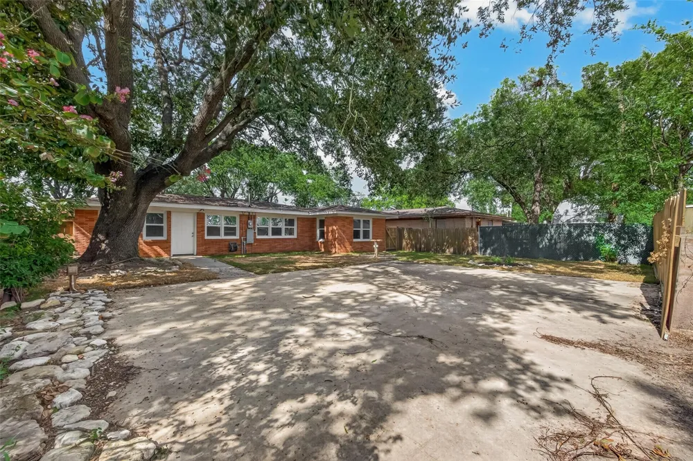 1905 5th Avenue Texas City, TX 77590