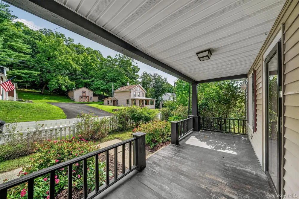 61 Main Street Unionville, NY 10988