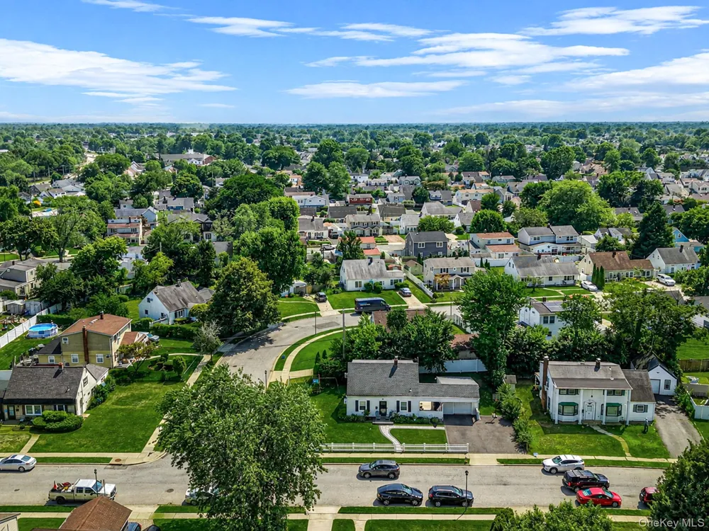 126 Cotton Lane Levittown, NY 11756