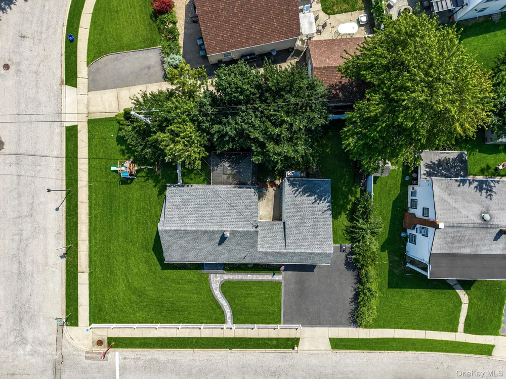 126 Cotton Lane Levittown, NY 11756