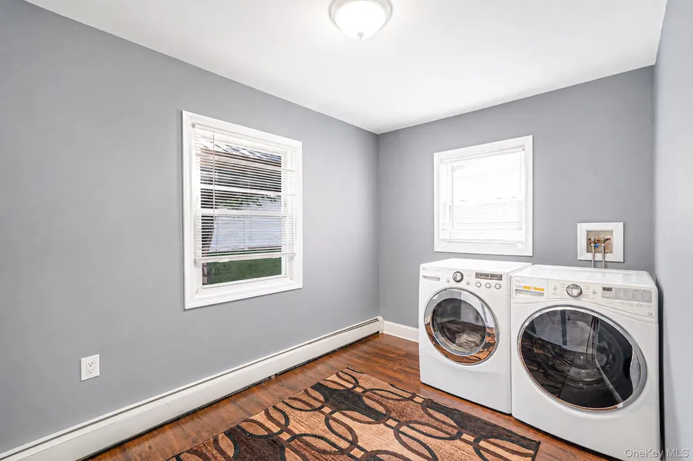 126 Cotton Lane Levittown, NY 11756