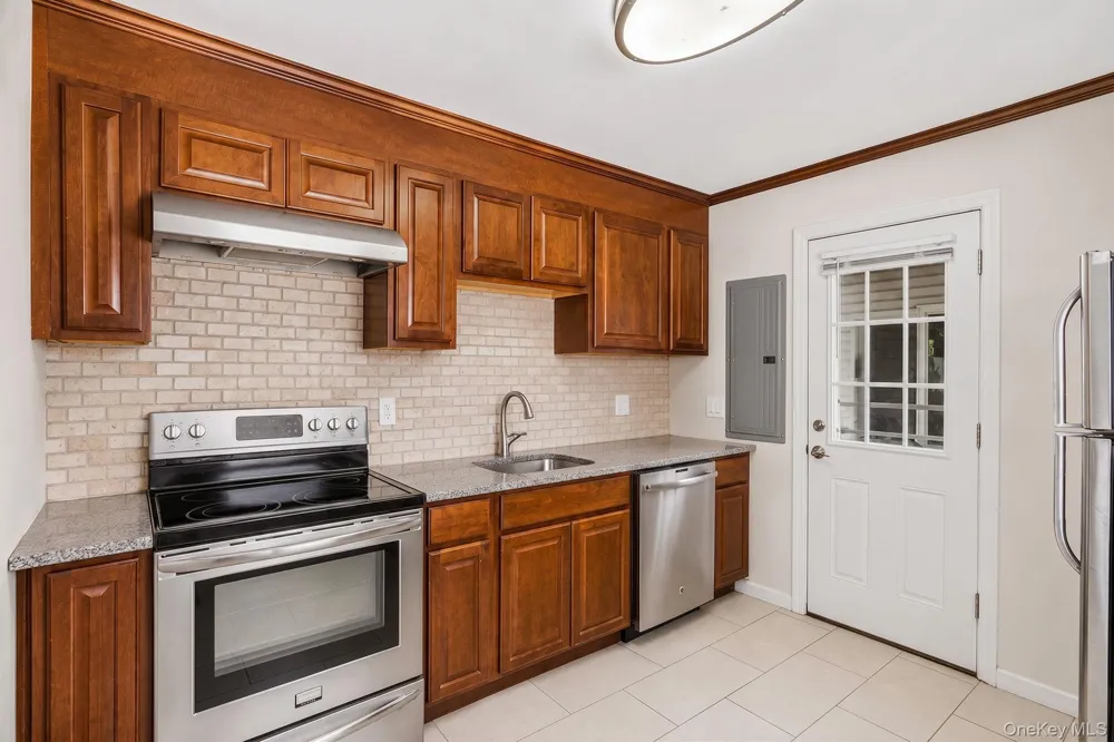 126 Cotton Lane Levittown, NY 11756