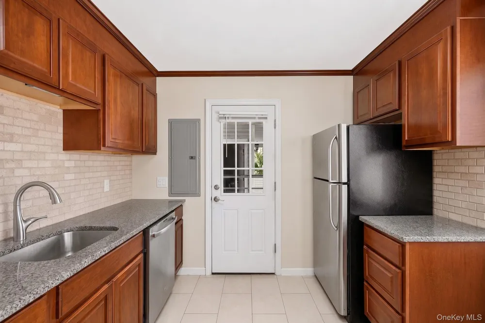 126 Cotton Lane Levittown, NY 11756