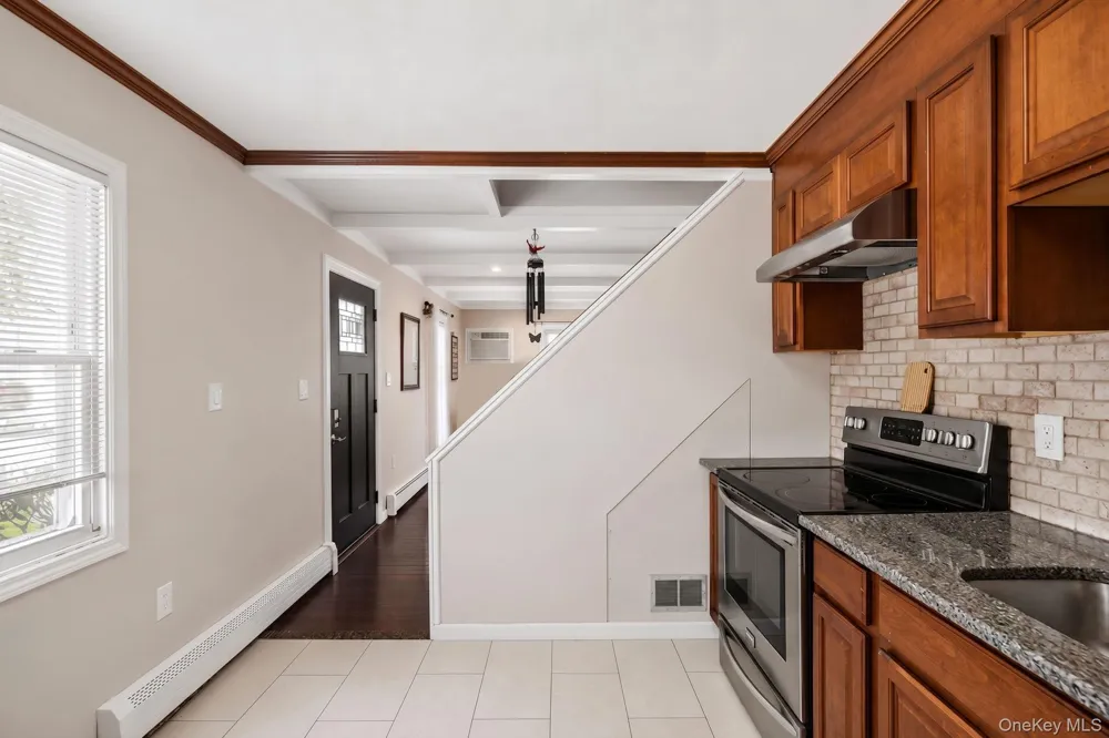 126 Cotton Lane Levittown, NY 11756