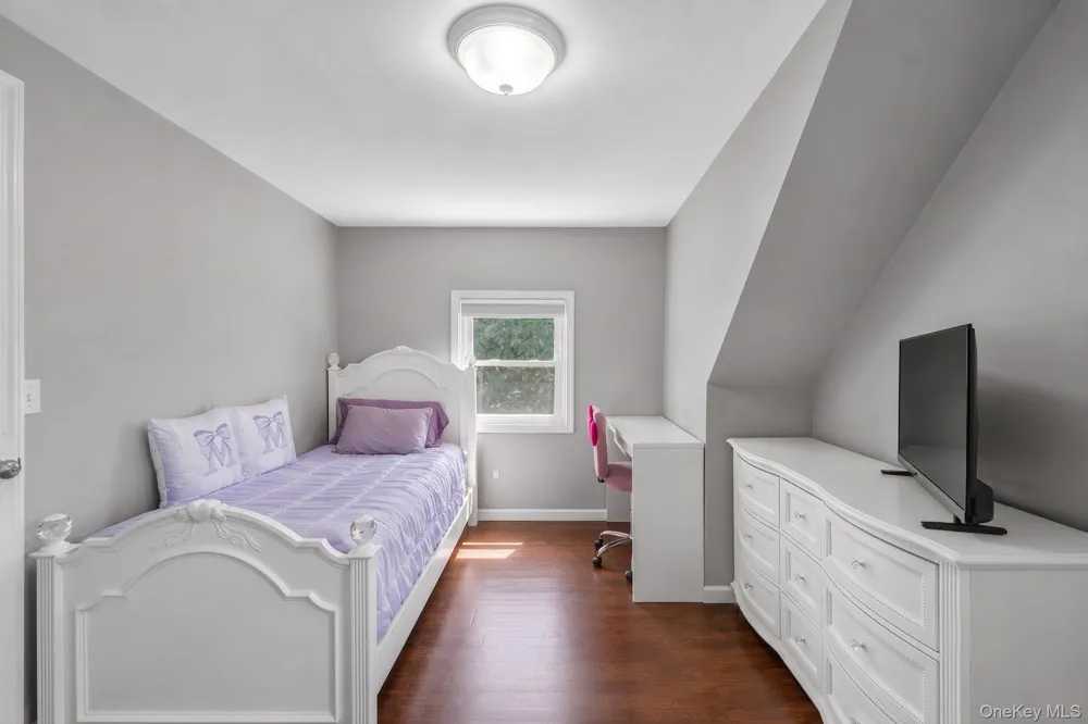 126 Cotton Lane Levittown, NY 11756