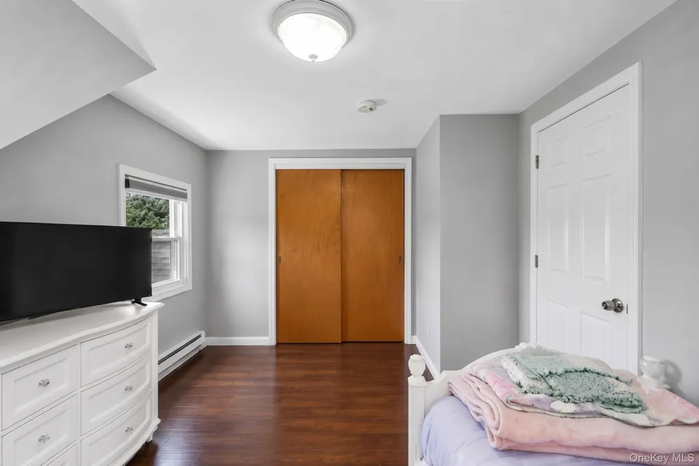 126 Cotton Lane Levittown, NY 11756