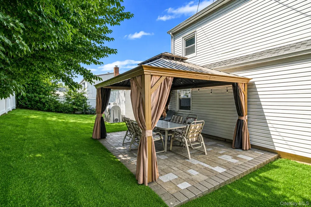 126 Cotton Lane Levittown, NY 11756