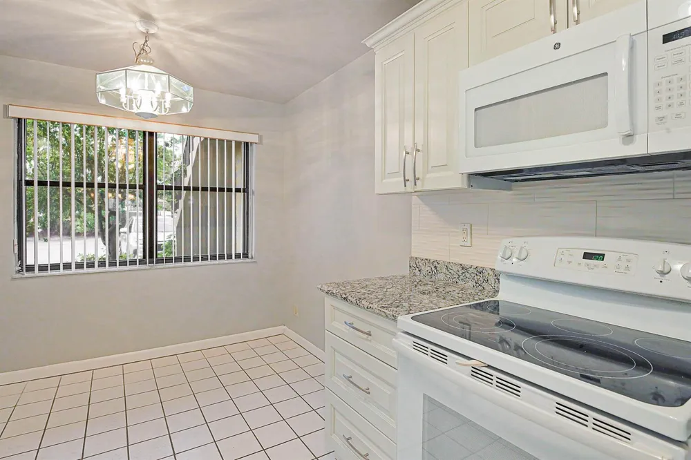 7593 TAHITI LANE #106 Lake Worth, FL 33467