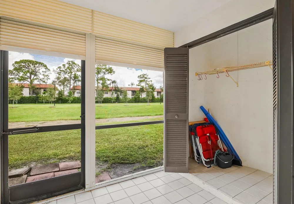 7593 TAHITI LANE #106 Lake Worth, FL 33467
