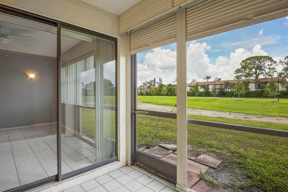 7593 TAHITI LANE #106 Lake Worth, FL 33467