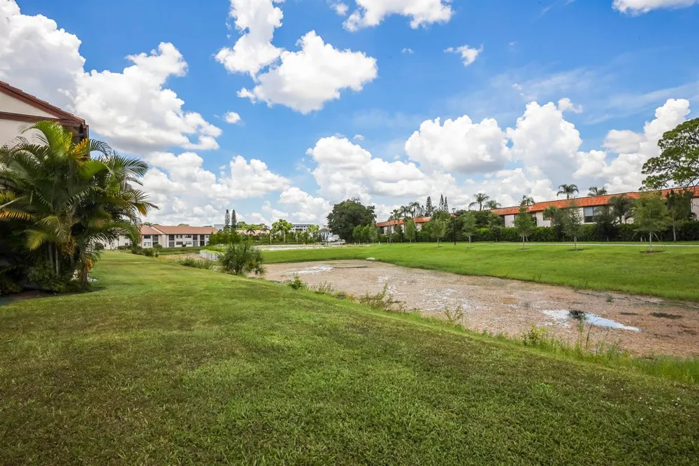 7593 TAHITI LANE #106 Lake Worth, FL 33467