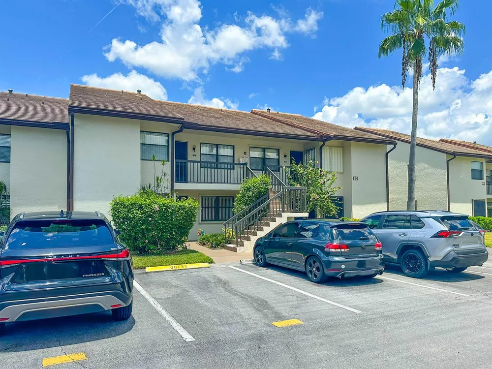 7593 TAHITI LANE #106 Lake Worth, FL 33467