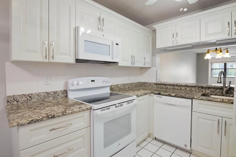 7593 TAHITI LANE #106 Lake Worth, FL 33467